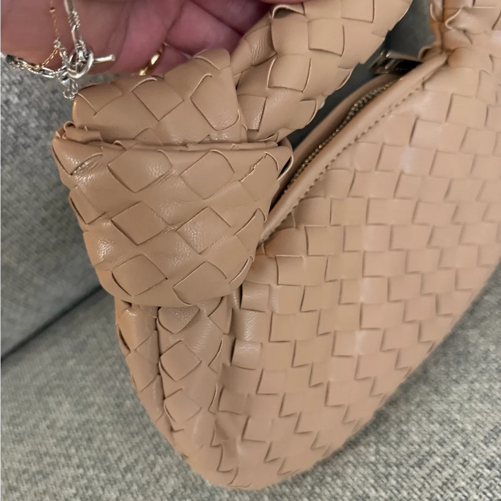 Tan Woven Purse - Picture 3 of 6